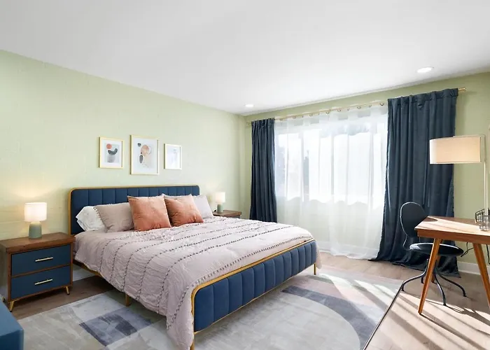Mid-century With Pool Is Walkable To Old Town And Mall