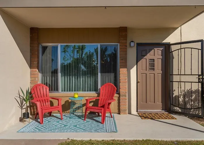 Mid-century With Pool Is Walkable To Old Town And Mall Apartment Scottsdale