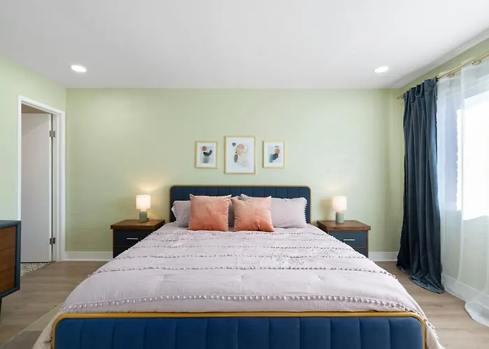 Mid-century With Pool Is Walkable To Old Town And Mall Apartment Scottsdale